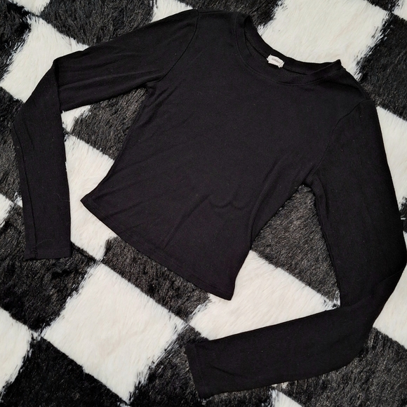 Crop Top - Black Ribbed Long Sleeve - XS - Picture 4 of 4